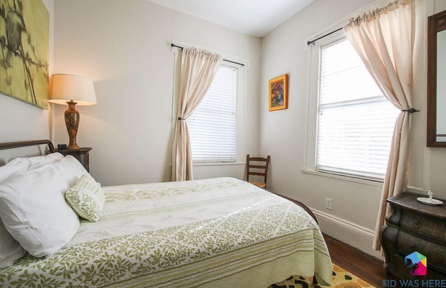 Artist's House Upper Apt Walk to Forsyth - Photo 17