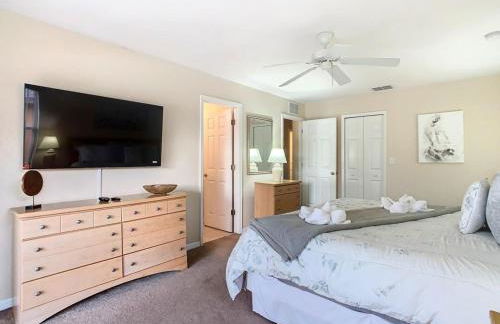 Family Getaway: 4BR Townhome by Old Town - Foto 24