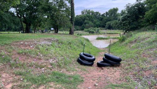 Stay on a 350-acre Cattle Ranch! Brazos River! Tubing! Petting zoo! - Foto 5