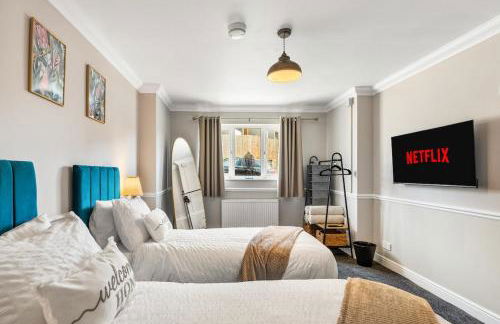 Stylish 5-Bedroom House, Accommodates 10, Fast Wi-Fi & Private Garden - Foto 30