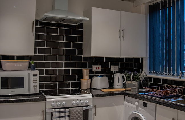 BV Comfy Spacious 3 Bedroom House At Tatton Street Manchester - Foto 26