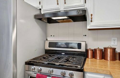 Wooded Chalet w Hot Tub & Indoor Pool, Gym Access - Foto 19