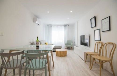 Amplio y moderno apartamento en el centro Granada - Photo 1