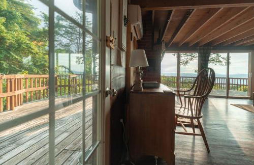 Clouds Cabin - HotTub, Mtn View, Pets - Photo 15