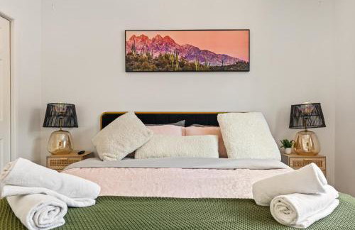 Los Angeles charming big house, king bed, parking, EV - Photo 29