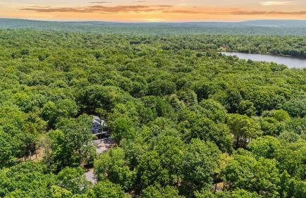 Maple Oasis by Avantstay Newly Built w/ Hot Tub, Game Room & Fire Pit - Foto 74
