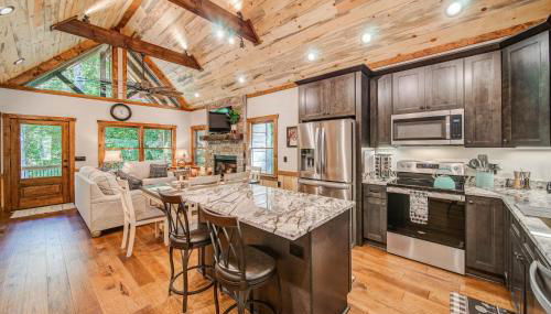 Brand New Build Luxury Mountain Chalet with Hot tub, pool, Game Room, Premium features - Foto 5