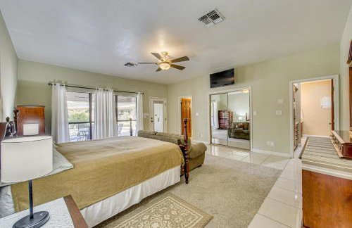 Pool and Game Room Waterfront Harlingen Home - Foto 21