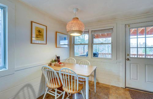 Expansive Wilmot Escape with Deck Near Skiing! - Foto 8