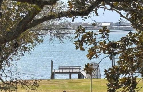 2 Mi to Atlantic Beach Coastal Retreat with Deck - Foto 2