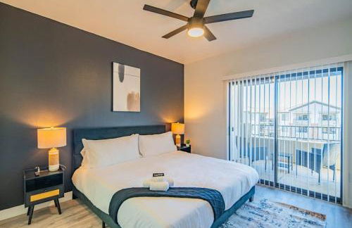 Amiable 2BD King Bed with Pool, Hot Tub, Gym, Parking - Foto 28