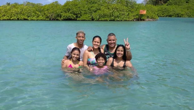 Excursión a Venas Azules y Playa Blanca - Foto 2, Disfrutando de un baño en el Caribe panameño
