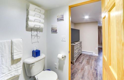 All-Season Seney Home with Private Yard and Fire Pit! - Foto 18