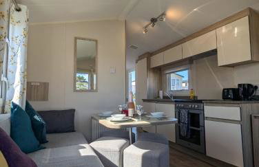 Modern Style Pet Friendly Holiday Home sited on Durdle Door Holiday Park - Foto 4