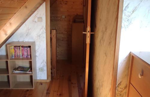 Chalet authentique au cœur de la nature près de Super Besse - FR-1-814-143 - Foto 8