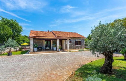 Lovely Home In Lakmartin - Photo 16