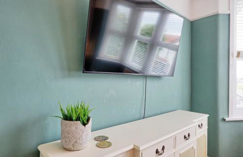 Beautiful 5 bed house, relaxing garden and driveway parking 10 min to the beach - Foto 59