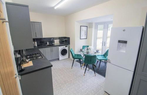 Cosy Modern 3 Bedroom House in Bradford City - Foto 47