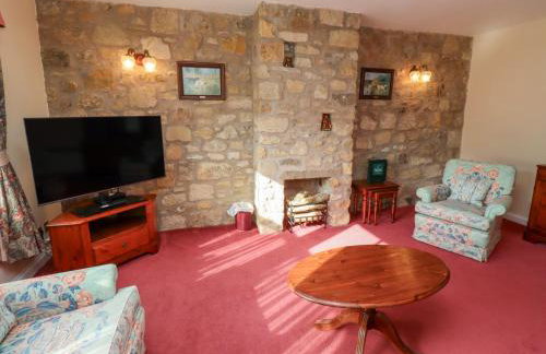 Honeysuckle - Photo 7