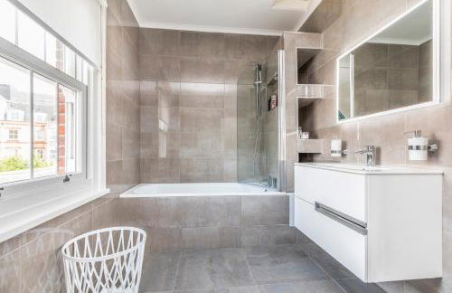 Ashbys Deluxe Studios with Free Spa included - Foto 45