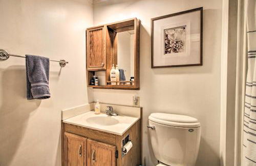 Cozy Crosby Cabin Near Serpent Lake and Main St - Foto 18