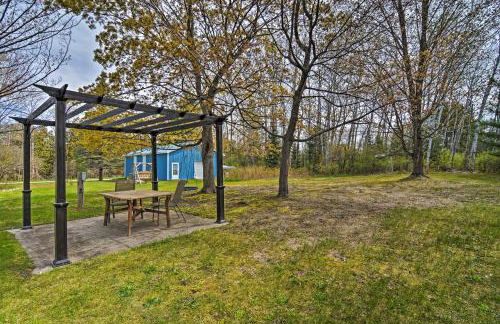 Walk to Lakefront! Cabin 21 Mi to Boyne Mtn Resort - Foto 17