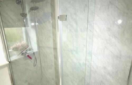 House - Sleeps 4 - Pets Ok - Parking - Foto 2