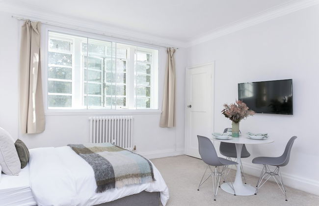 Beautifully Presented Centrally Located Studio apt - Foto 3