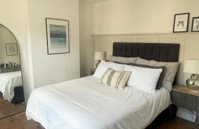 Emerson House, dog friendly with log burner close to waters edge and harbour - Photo 11