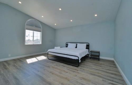 Renovated 5 Bd 3 Ba AC Private Deck Lawn - Foto 74