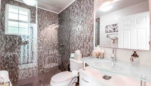 Cozy beach home walking distance from ocean - Foto 4