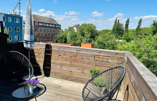 FeelsLikeHome - Urbane Altbauwohnung mit Dachterasse& Parkplatz - Foto 5