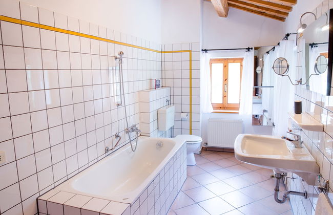 Home set in Olive Grove With Stunning Views - Foto 29