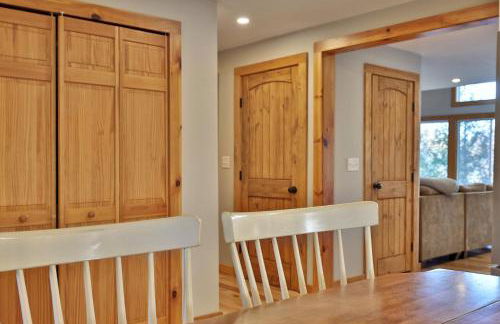 Lakeside Lodge at Fern Lake - 3BR, 1BA Waterfront with Dock - Foto 10