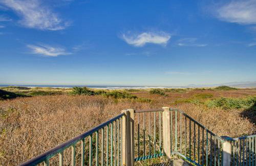 Oceanfront Castle with Hot Tub and Game Room - Foto 36