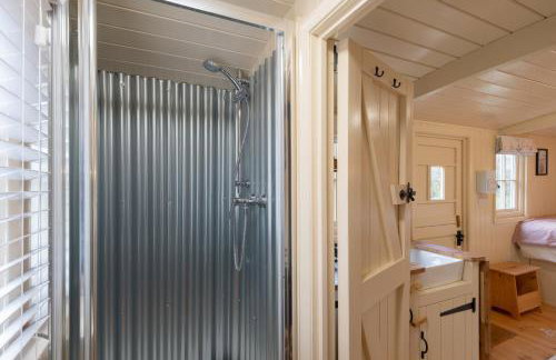 Shepherdshut-hot Tub-cotswolds-petfriendly - Photo 37