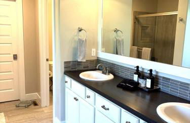 Hole in One Place with Hot Tub and Ping Pong - Foto 13