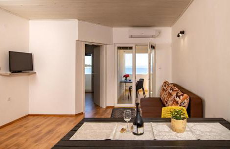 Apartments & Rooms Fam Ribarić - Photo 12