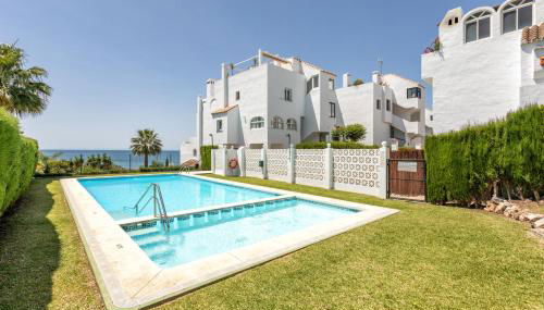 Front Sea View Penthouse - Photo 2