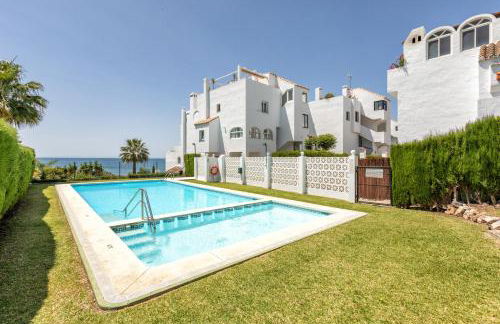 Front Sea View Penthouse - Photo 2