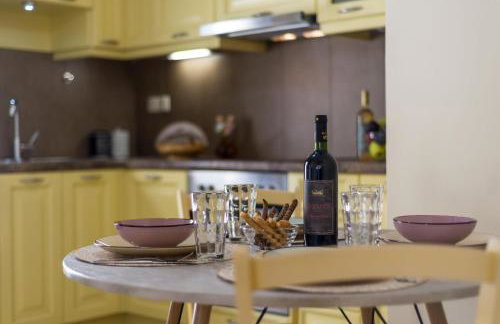 Amphitrite Beach House - Photo 1