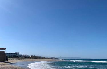 Khroma Luxury Suite 2 Beach front apartment - Photo 40