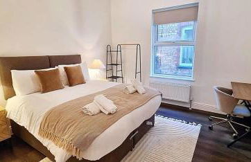 Stunning Luxury Spacious Holiday Home - 5 Bedrooms - Rest & Recharge in Manchester - Foto 8