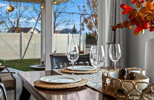 Relaxing Sauna Retreat Fire Pit and Swing Set - Foto 22