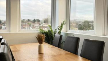 Two Bedroom Flat by Brookland Stays Serviced Accommodation Short Lets Leeds with Free WiFi - Foto 4
