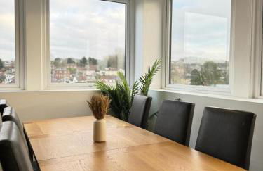 Two Bedroom Flat by Brookland Stays Serviced Accommodation Short Lets Leeds with Free WiFi - Foto 4