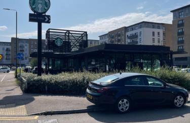 Spacious Amazing Luxury En-suite double room with free parking in a two bedroom apartment - Foto 15