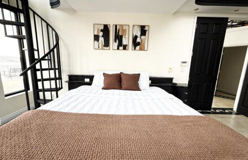 Crystal Palm Lakefront Luxury Home 6 Bed and 5 Bath - Foto 13