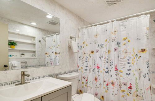 Home With Heated Pool Near Beaches - Foto 33