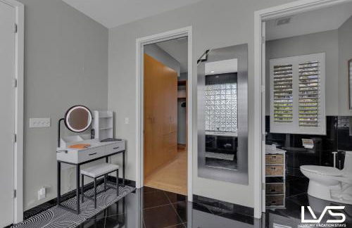 New Royal 80ft Waterfront Wlk2Beach HotPool Spa KitchenBBQ - Foto 73